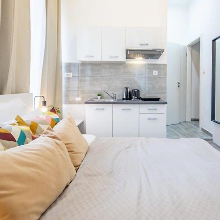 Extra Central Mini Studio - Lively Neighborhood Budapest Esterno foto