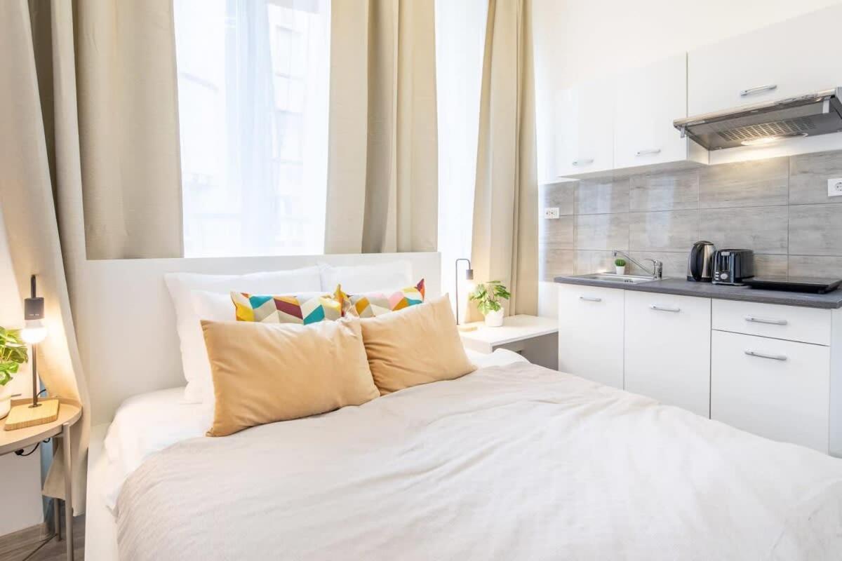 Extra Central Mini Studio - Lively Neighborhood Budapest Esterno foto